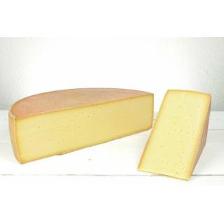 Luzerner Nusskäse